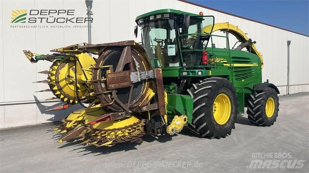 John Deere 7500 حصادات الأعلاف