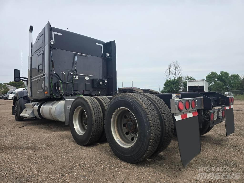 Kenworth W 990 وحدات الجر