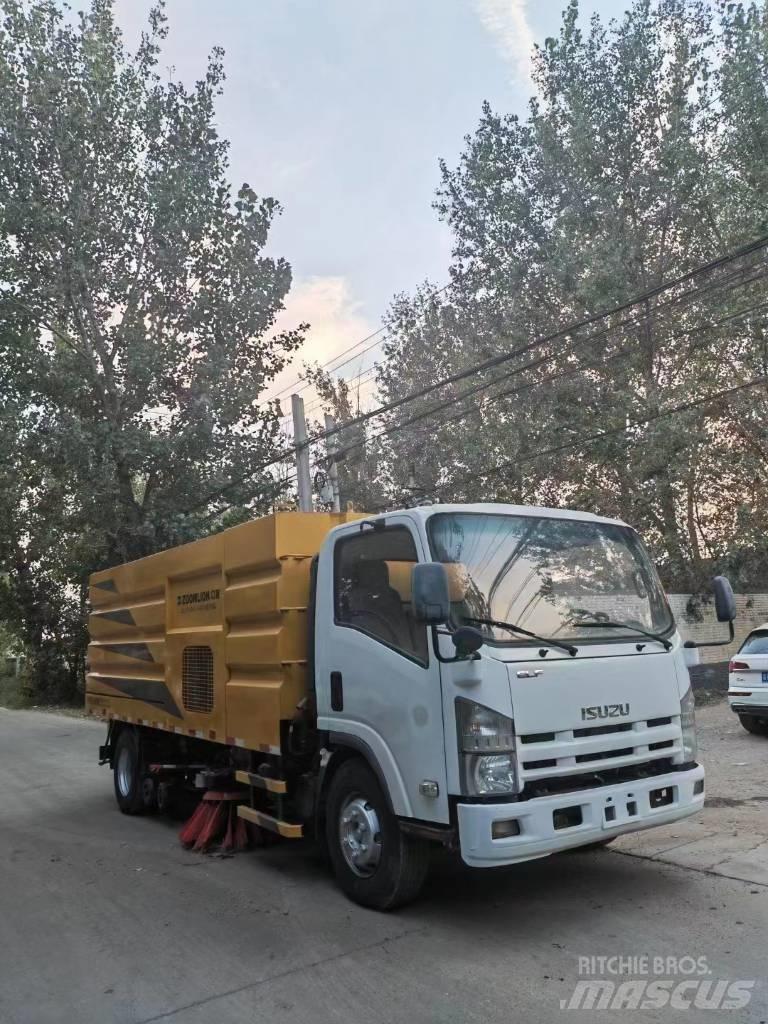 Isuzu ELF شاحنات كاسحة