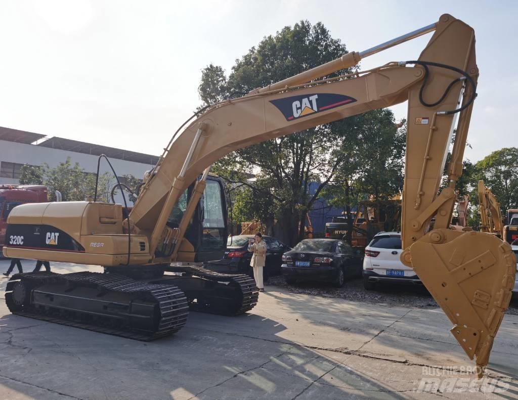 CAT 320 C حفارات زحافة