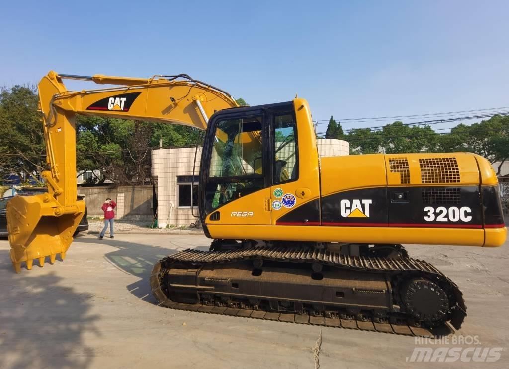 CAT 320 C حفارات زحافة