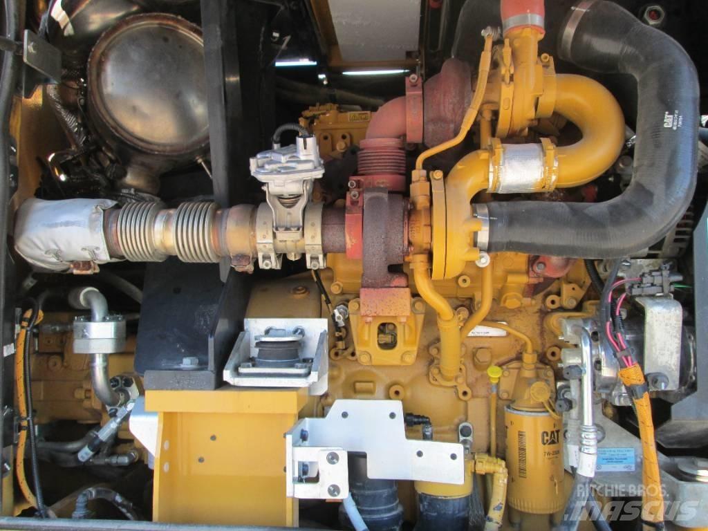 CAT M 317F حفارات بعجل