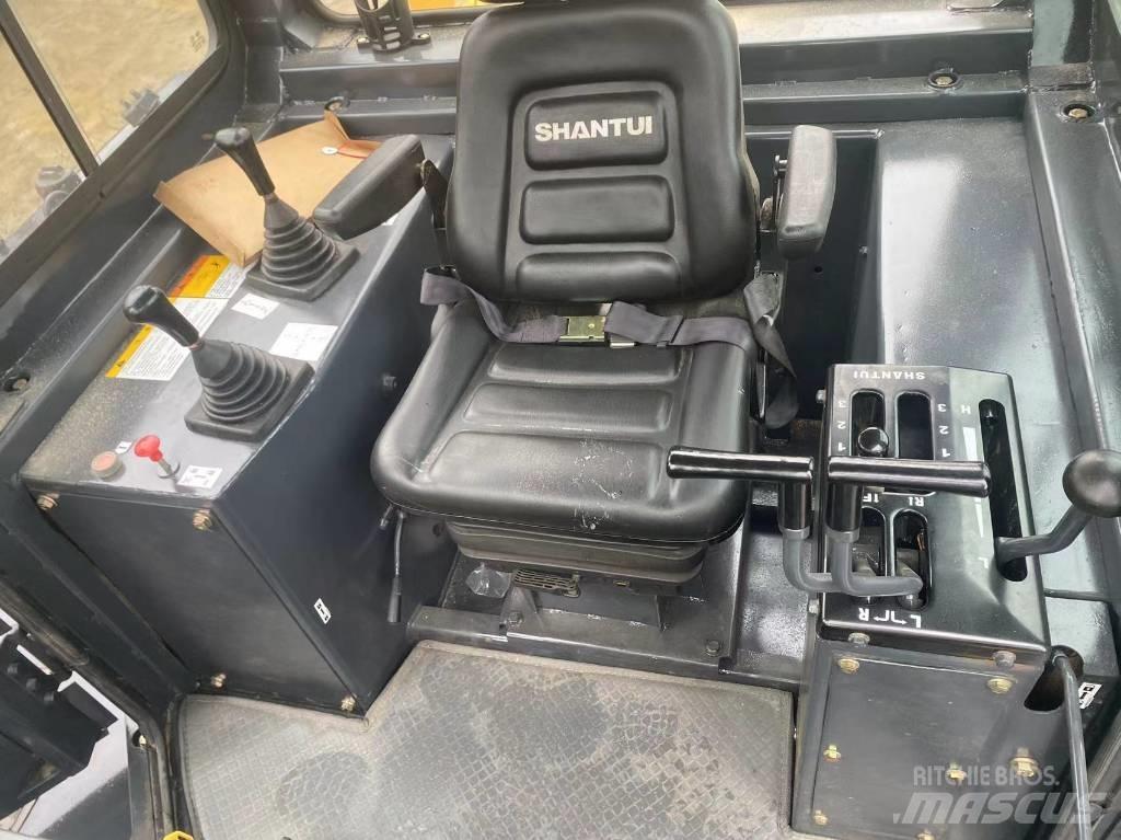 Shantui SD 22 بلدوزرات مجنزرة