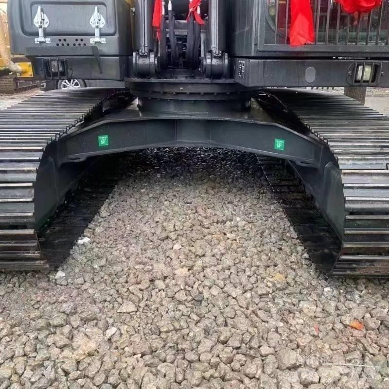 Volvo EC 140 حفارات زحافة