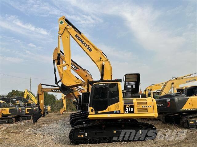 Komatsu PC 210-8 حفارات زحافة