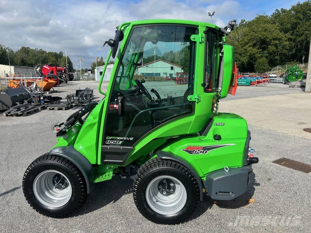Avant 650 i لوادر انزلاقية التوجيه