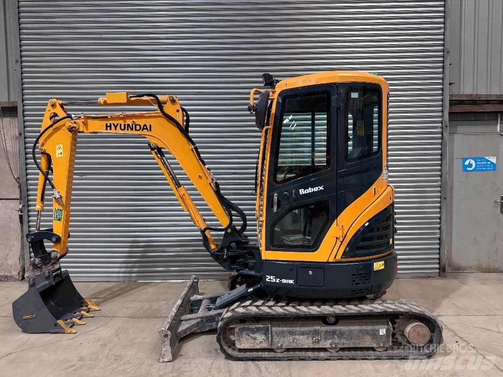 Hyundai R25Z-9 AK حفارات صغيرة أقل من 7 طن (حفارات صغيرة)