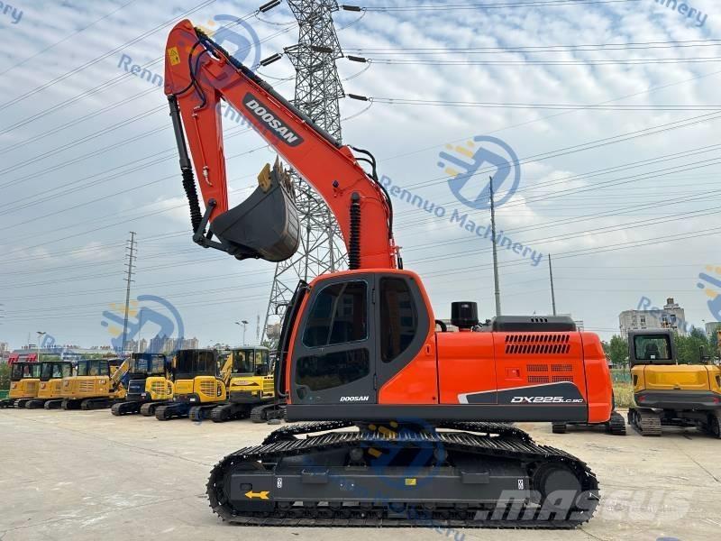 Doosan DX 225 LC-9C حفارات زحافة