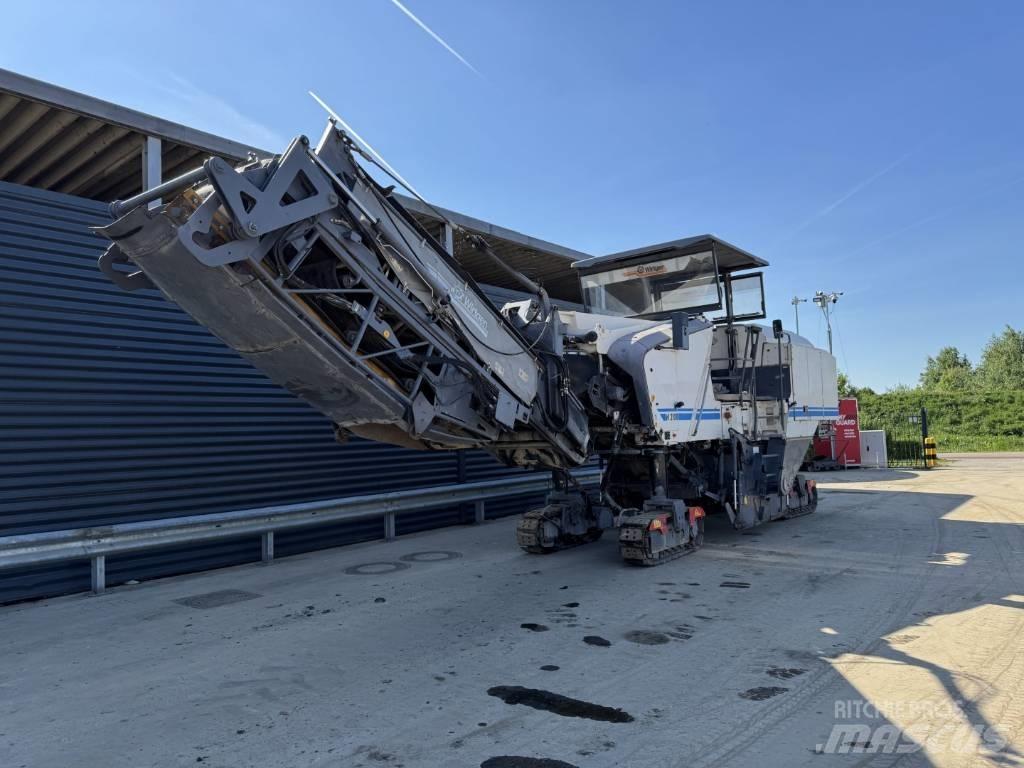Wirtgen W 210 ماكينات الكشط البارد للأسفلت