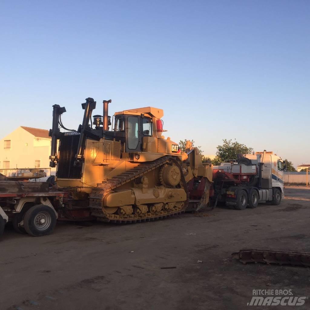 CAT D 9 L بلدوزرات مجنزرة