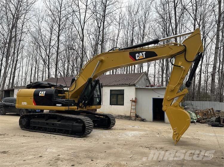 CAT 325D2 حفارات زحافة