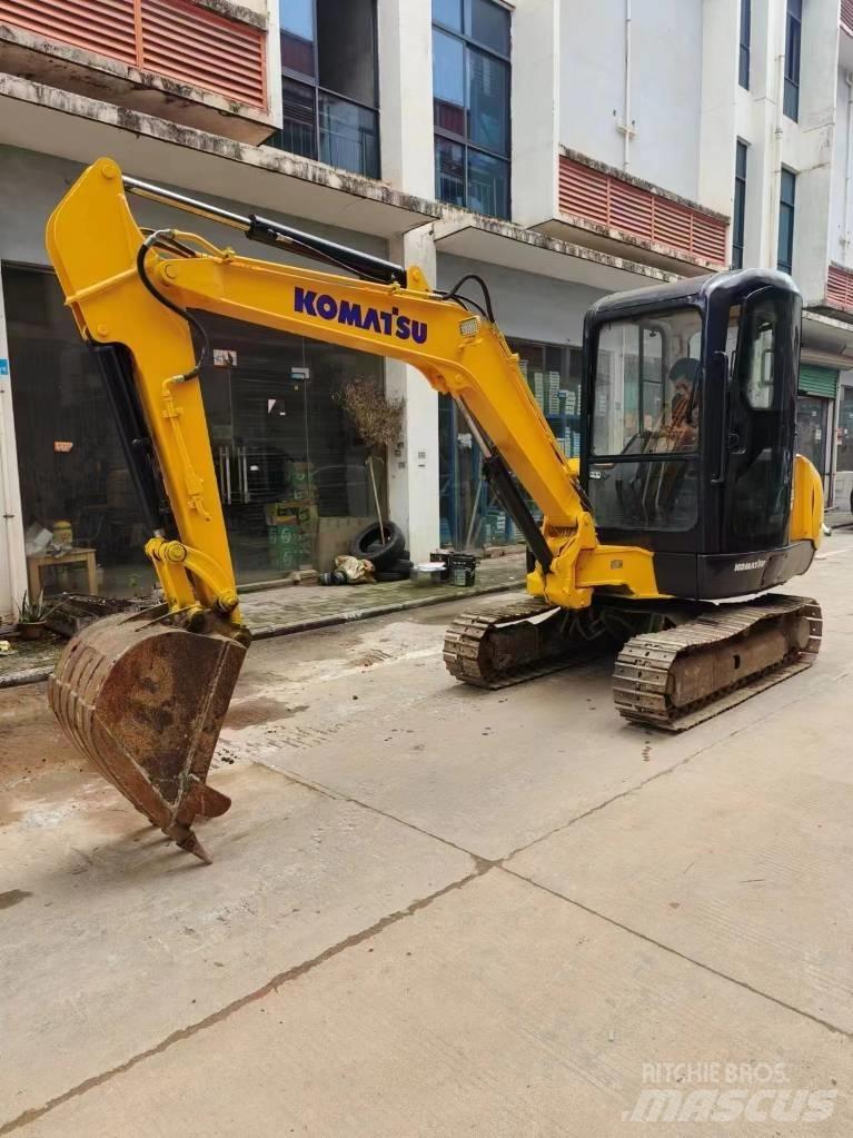 Komatsu PC 35 R-8 حفارات زحافة