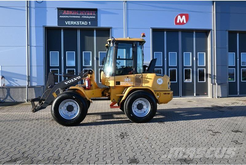 Volvo L30G لوادر بعجل