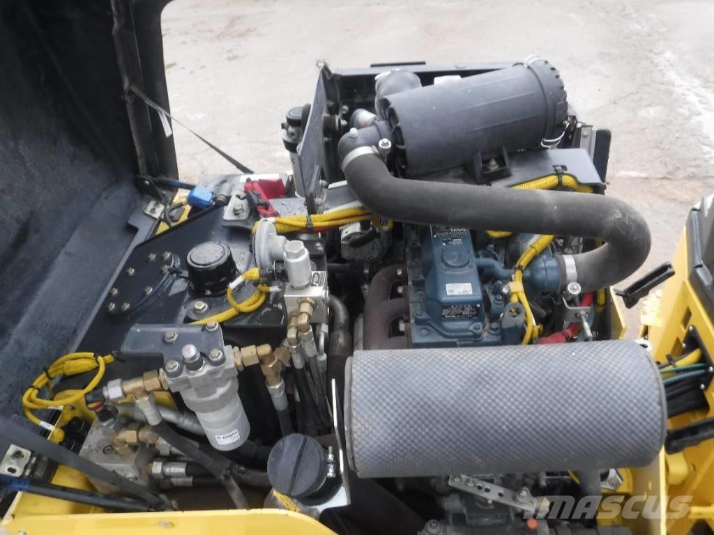 Bomag BW 120 AD-5 مداحل ثنائية الاسطوانة