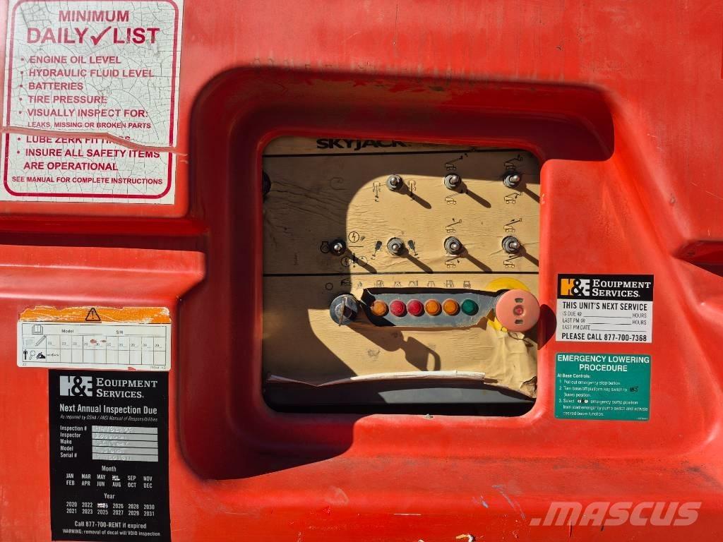 SkyJack SJ 66 T رافعات سلة مفصلية