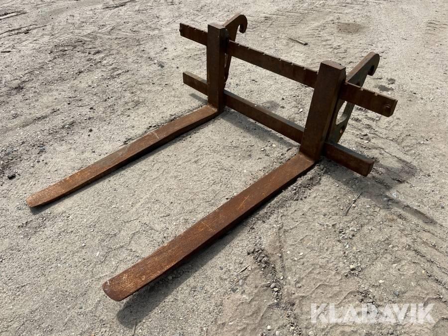 CAT 908 H 2 لوادر بعجل