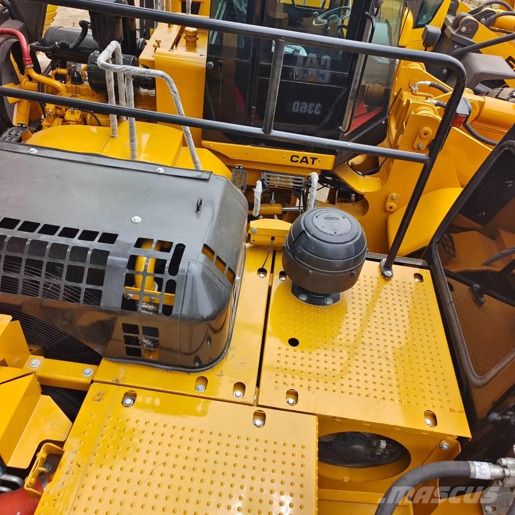 CAT 336D2 حفارات زحافة