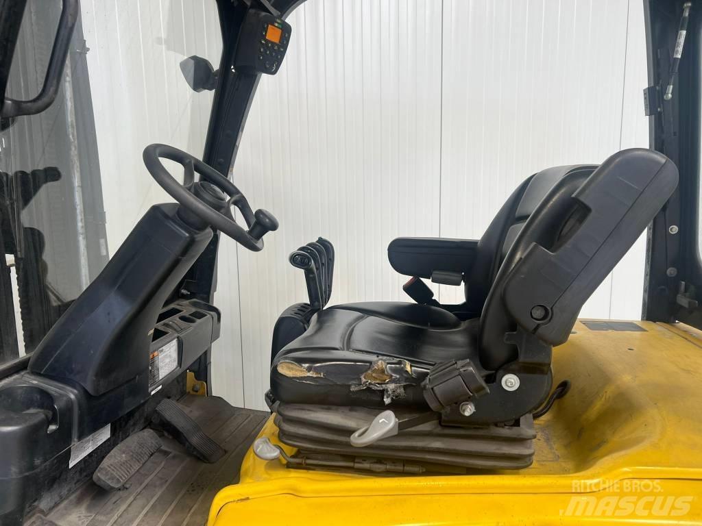Yale ERP30VL شاحنات ذات رافعات شوكية تعمل بالكهرباء
