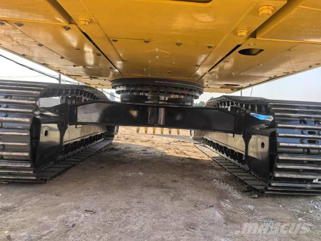 Komatsu PC 300-8 حفارات زحافة