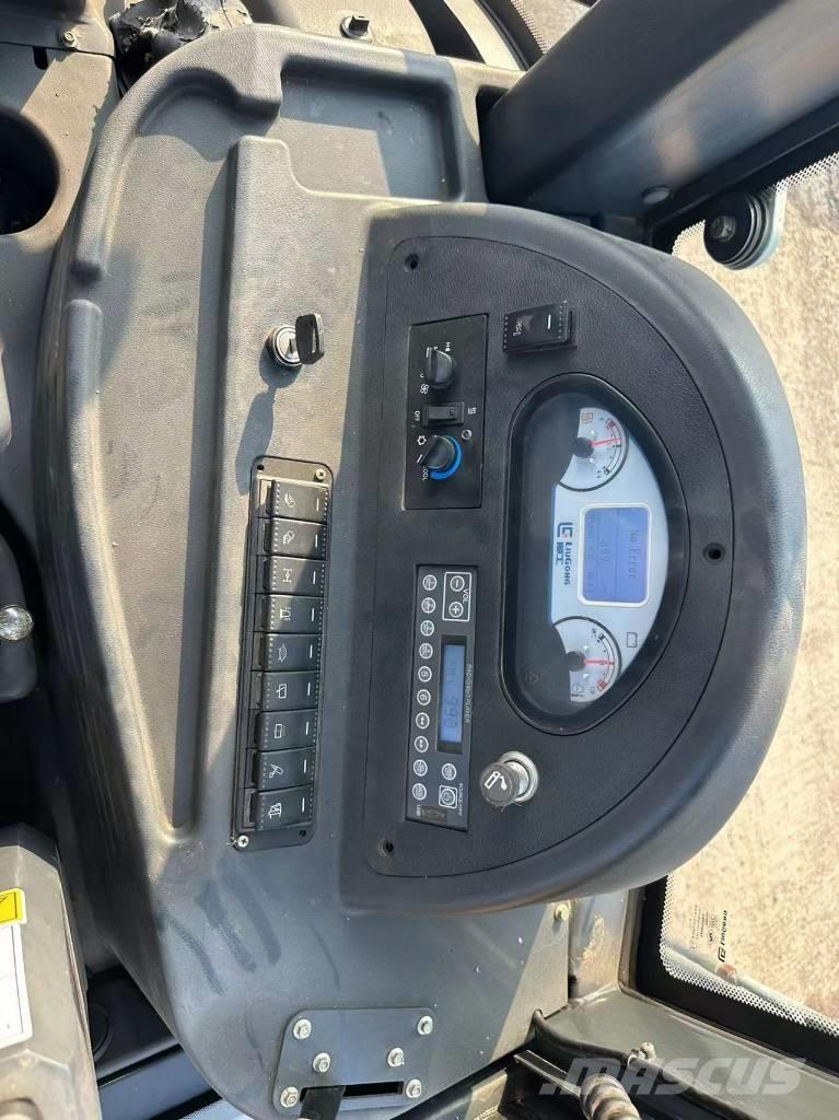 LiuGong CLG 777 A لوادر ذات جرافات عكسية