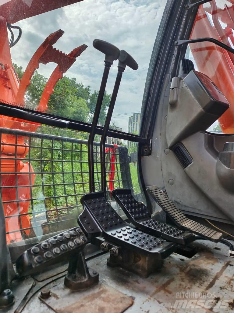 Hitachi EX 200-3 حفارات زحافة