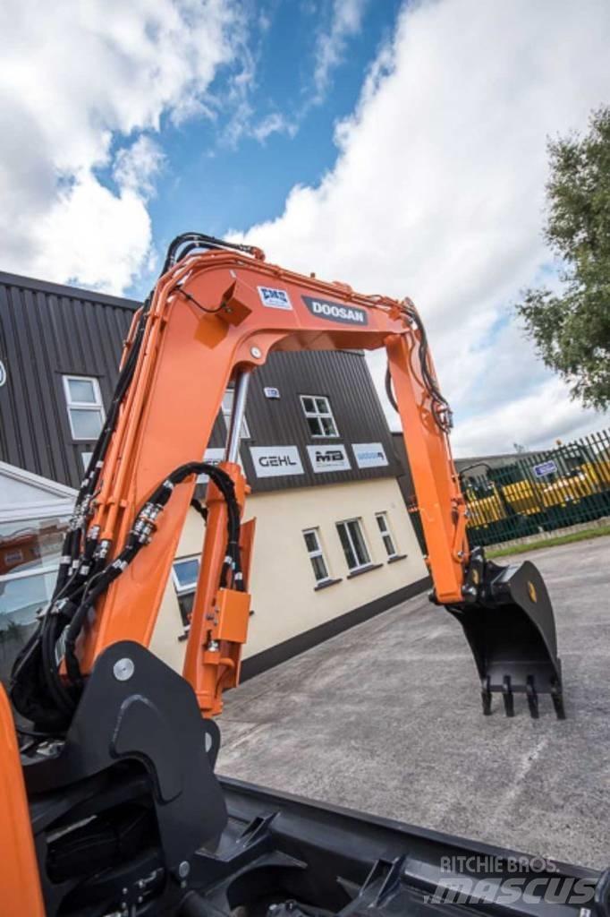 Doosan DX 85 R حفارات وسط 7 طن - 12 طن