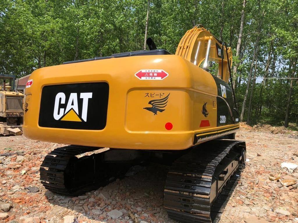 CAT 320D2 حفارات زحافة