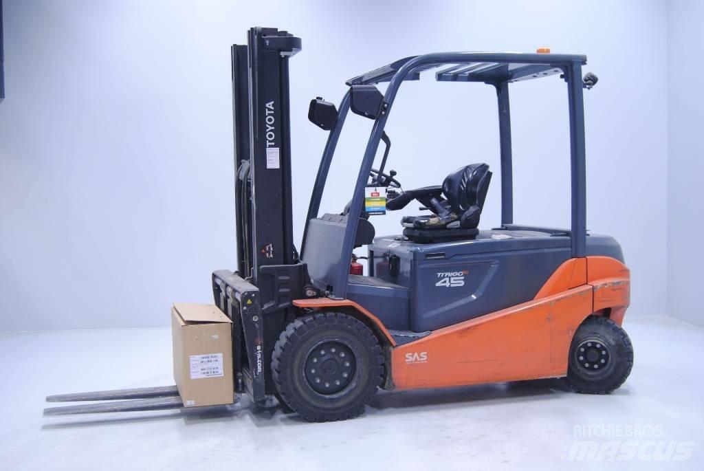 Toyota 8FBMT45 شاحنات ذات رافعات شوكية تعمل بالكهرباء