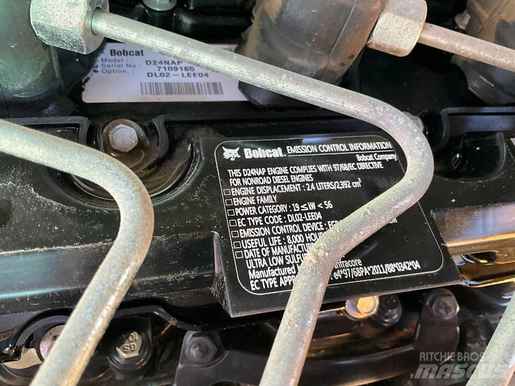 Bobcat E 57 W حفارات بعجل