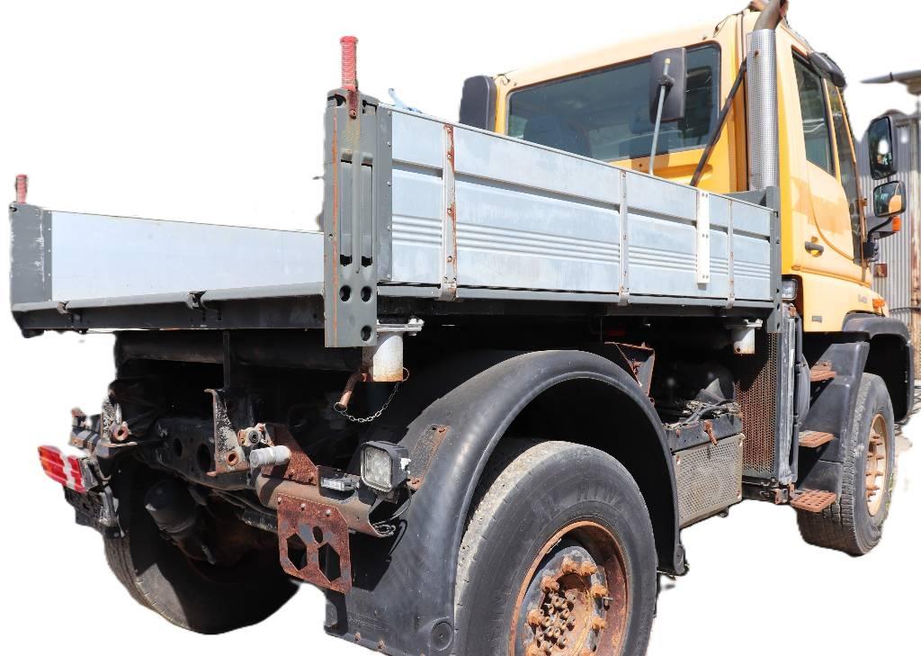 Unimog U400 شاحنات مسطحة/مفصلية الجوانب