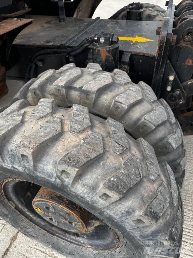 Hitachi ZX 145 W-6 حفارات بعجل