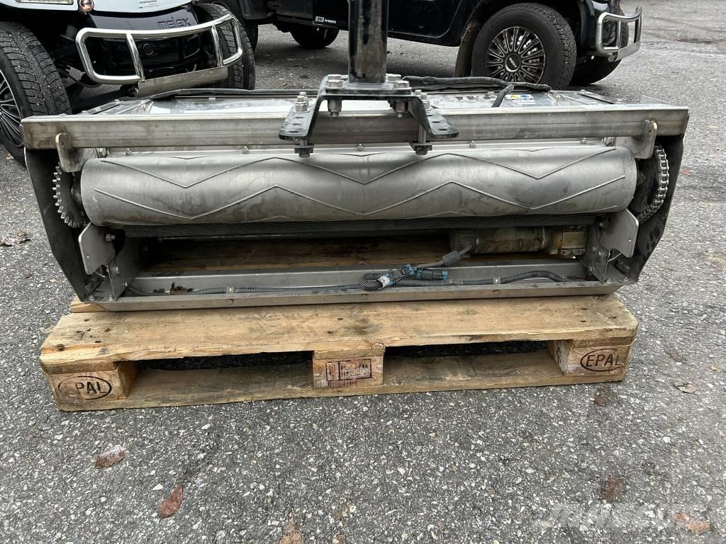 Ventrac SA250 آلات التغطية بالرمل