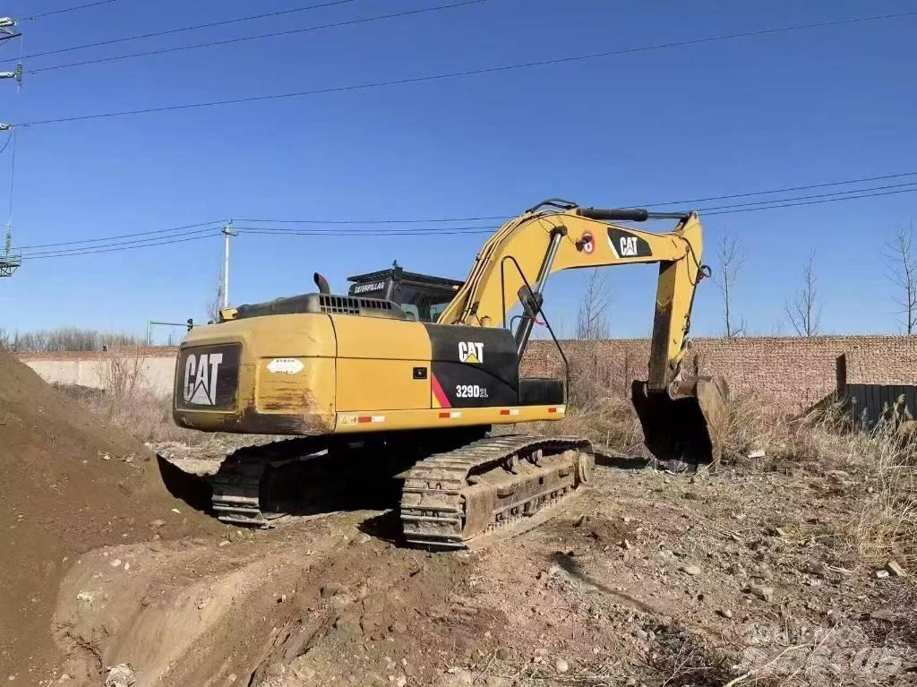 CAT 329 D2 حفارات زحافة