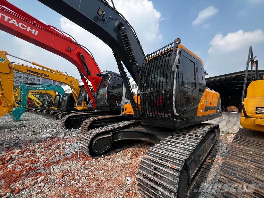 Hyundai HX 220 HD حفارات زحافة