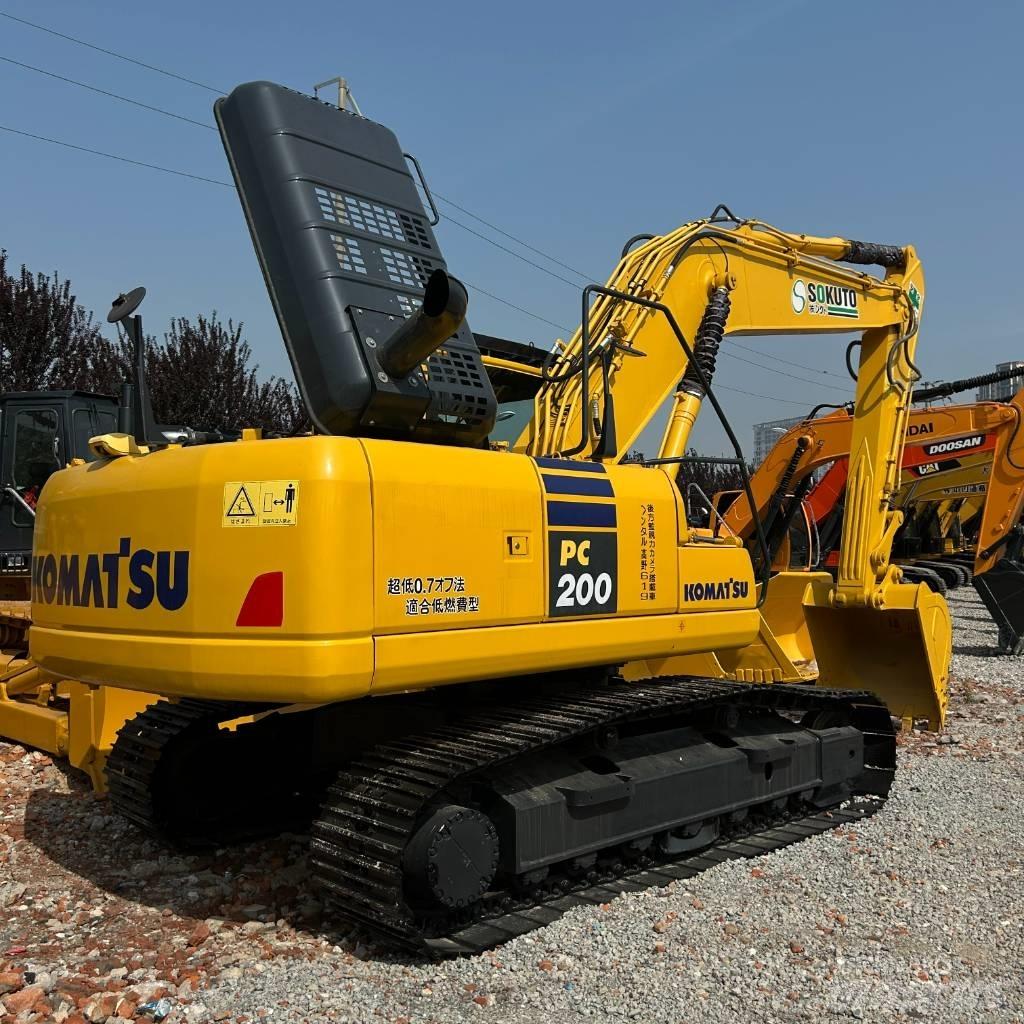 Komatsu 200-8 حفارات زحافة