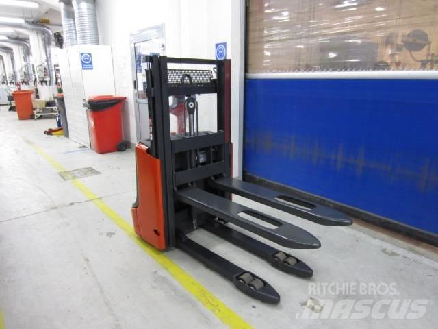 Linde L 10 معدات التكديس الجوالة