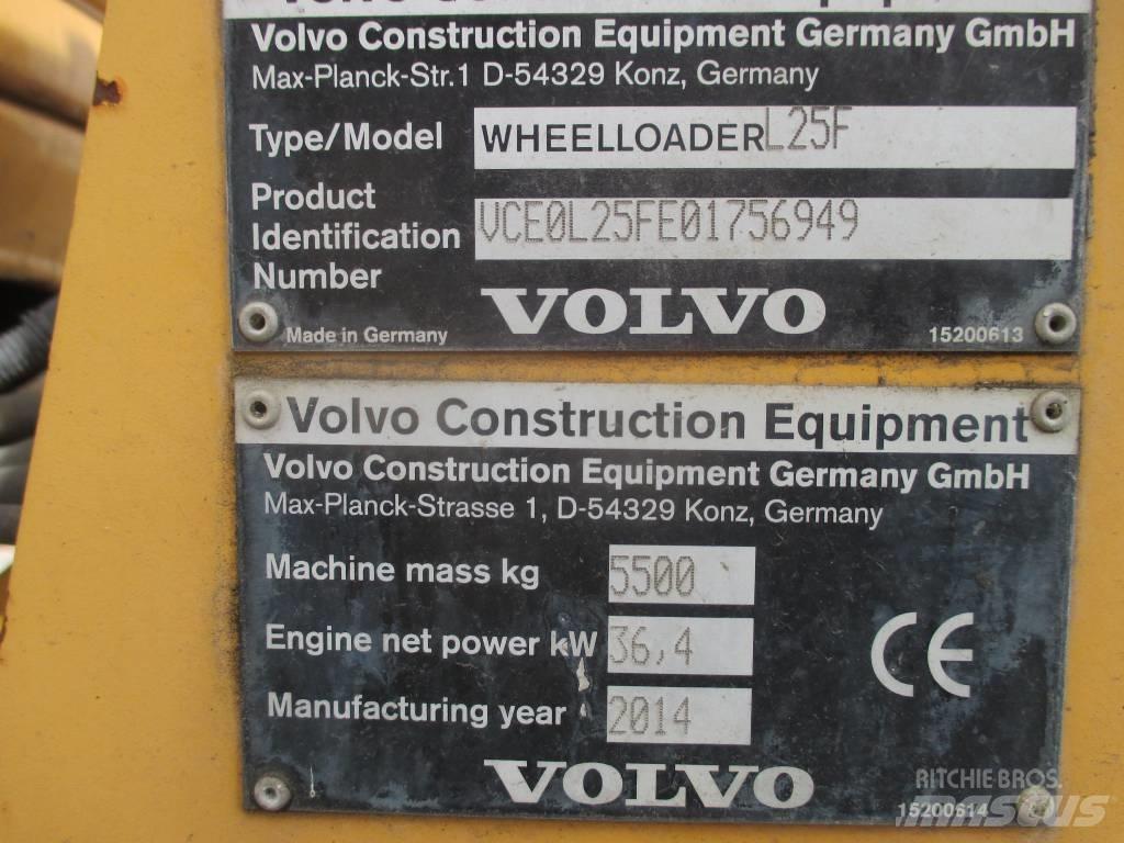 Volvo L 25 F لوادر بعجل