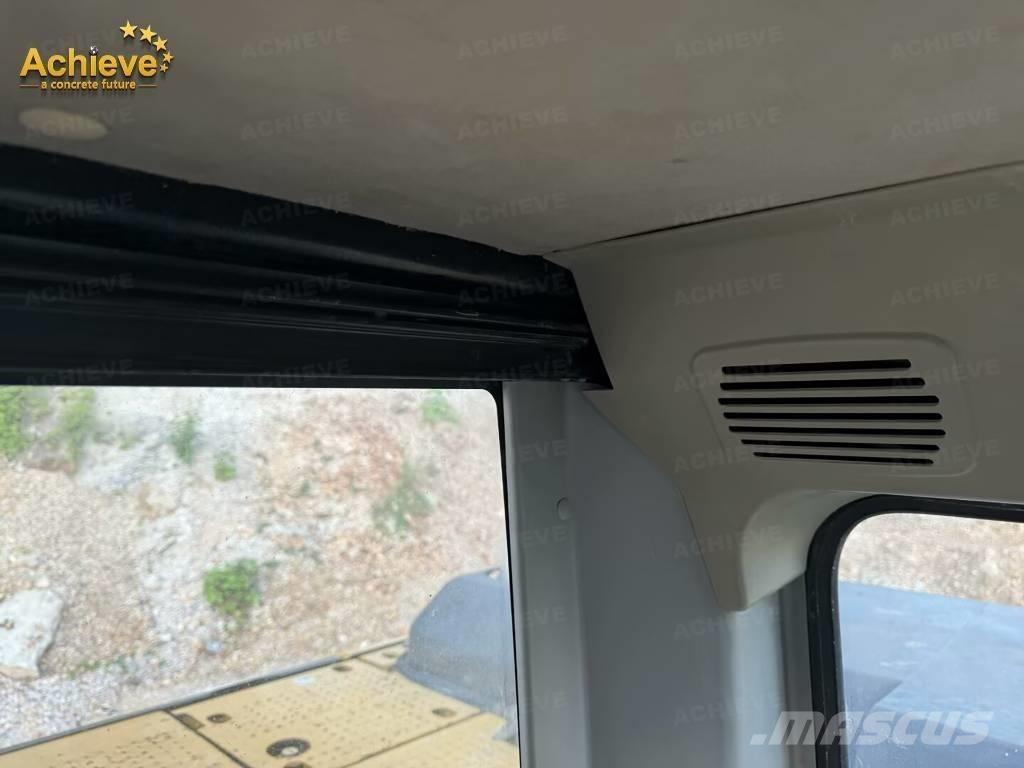 CAT 318DL حفارات زحافة