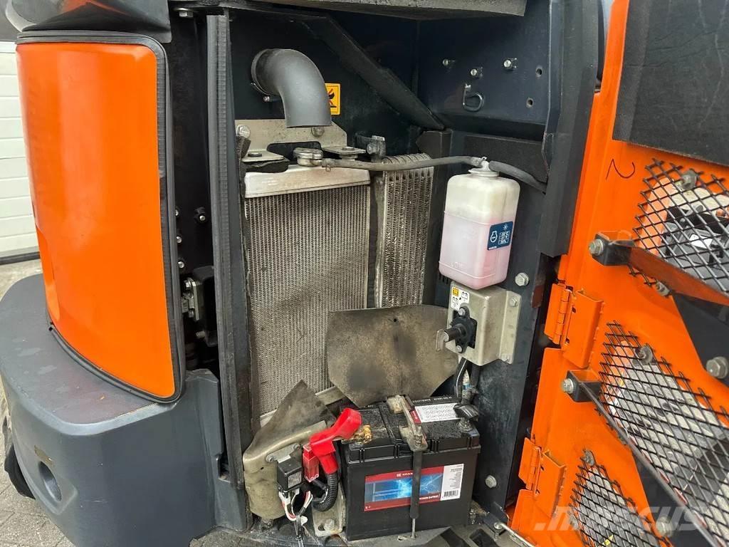 Hitachi ZX26U-6CR حفارات صغيرة أقل من 7 طن (حفارات صغيرة)