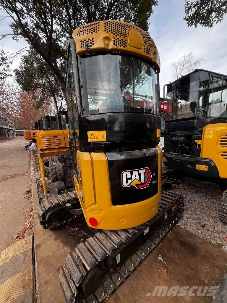 CAT 302 حفارات زحافة