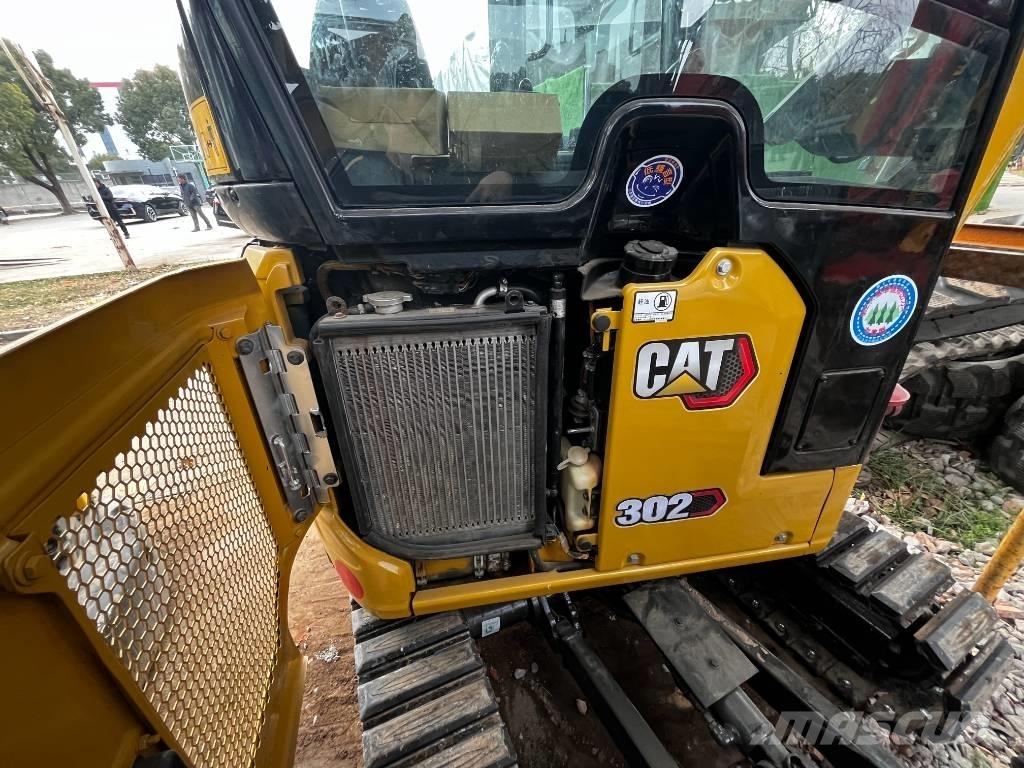 CAT 302 حفارات زحافة