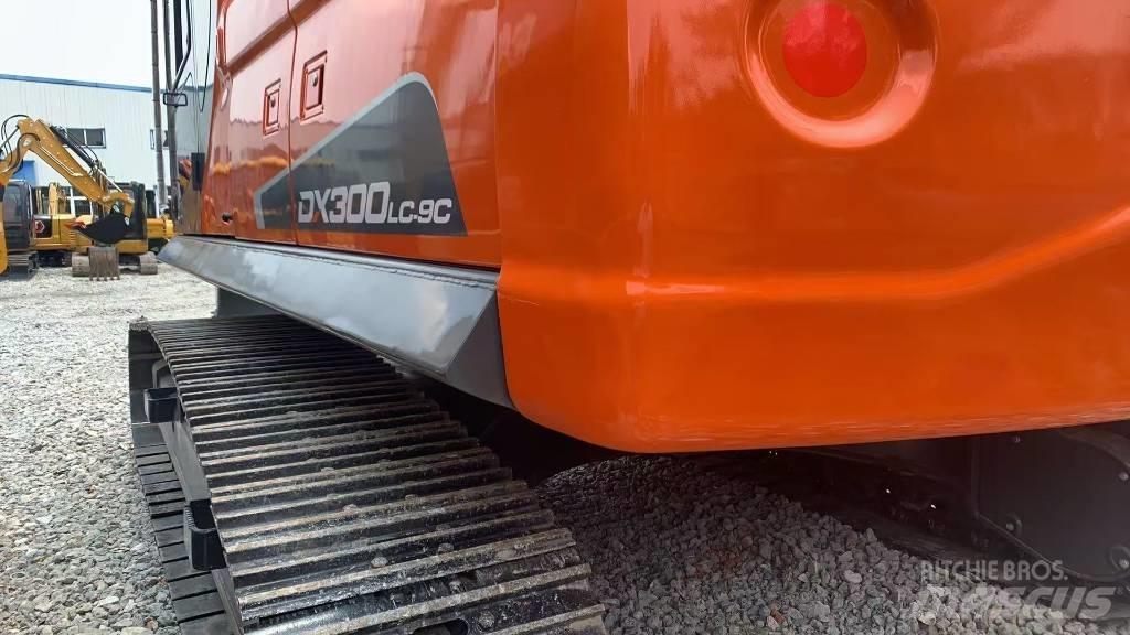 Doosan DX 300 حفارات زحافة