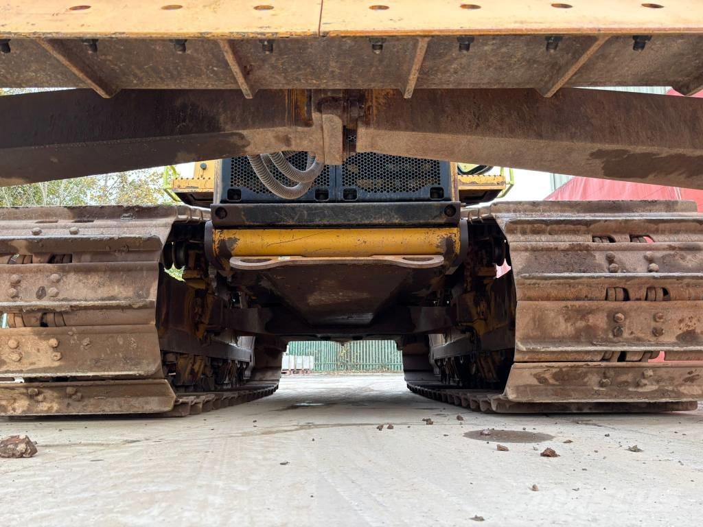 CAT D6T LGP بلدوزرات مجنزرة