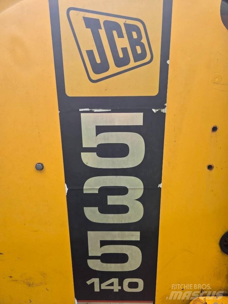 JCB 535-140 مناولات متداخلة
