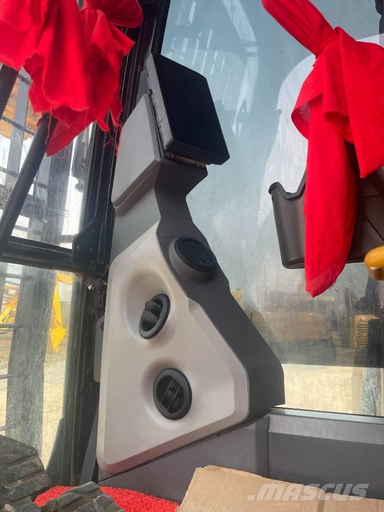 CAT 323GC حفارات زحافة