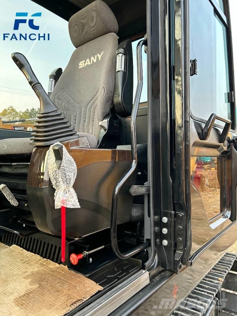 Sany 135C PRO حفارات زحافة