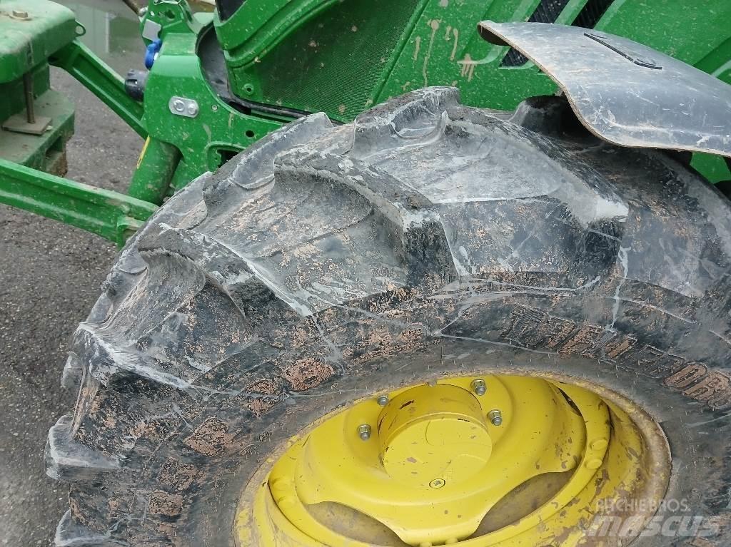 John Deere 6130M الجرارات