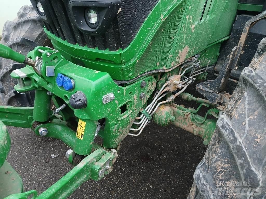 John Deere 6130M الجرارات