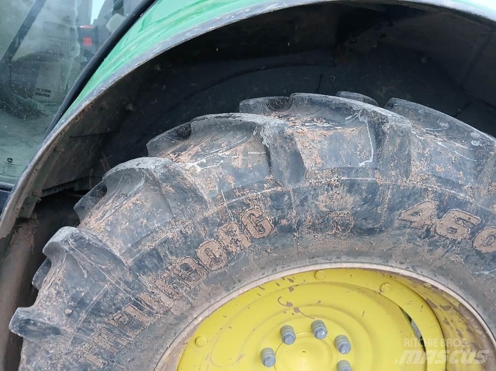 John Deere 6130M الجرارات