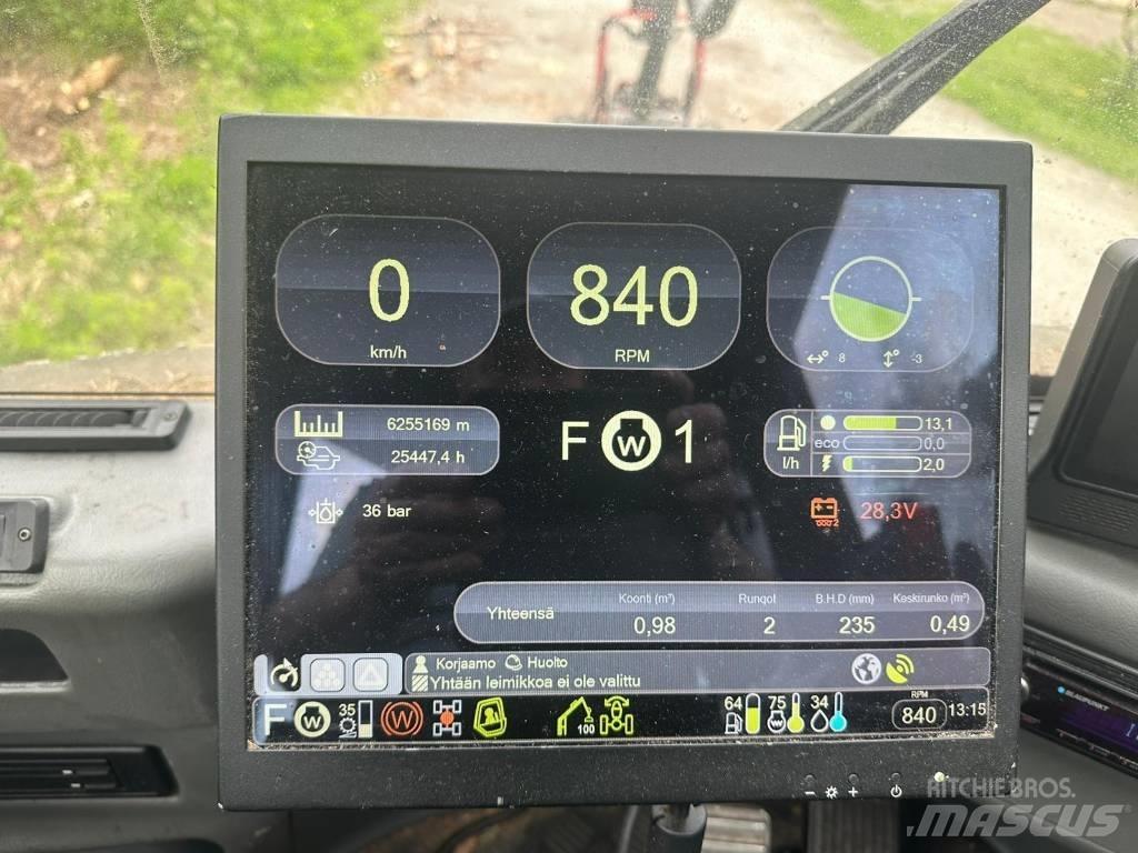 Komatsu 911.4 حصادات